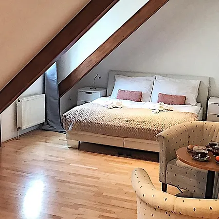 Old Town Amore Apartment *